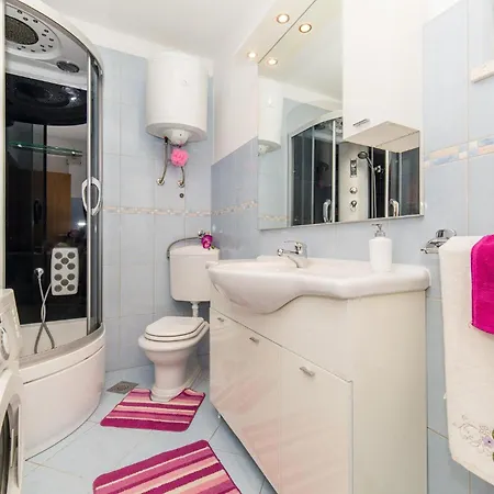Stunning In Kastel Luksic With Kitchen Kastela