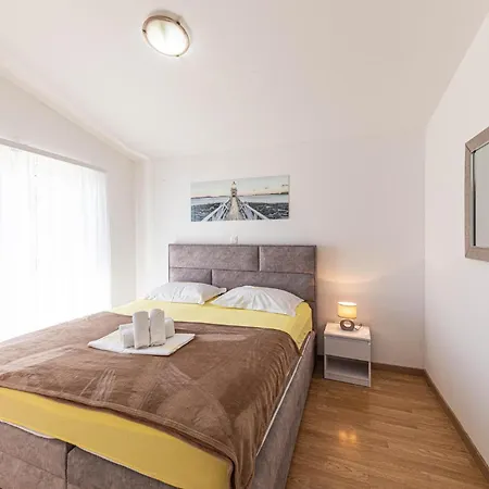 Stunning In Kastel Luksic With Kitchen Holiday home