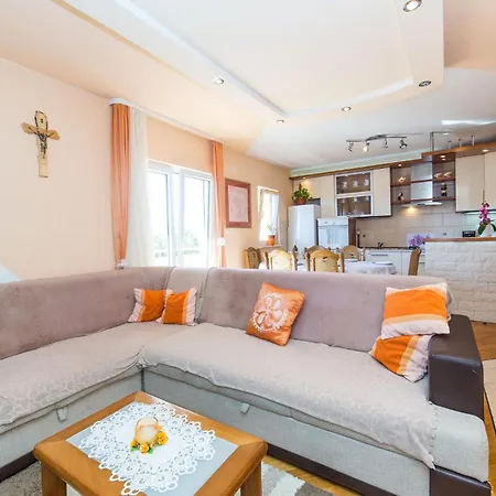 Stunning In Kastel Luksic With Kitchen
