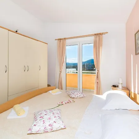 Stunning In Kastel Luksic With Kitchen Holiday home