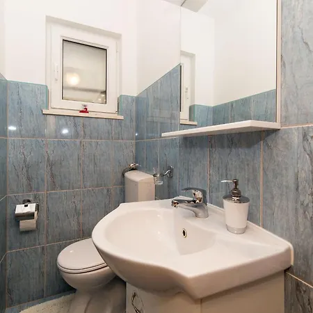 Stunning In Kastel Luksic With Kitchen Holiday home *