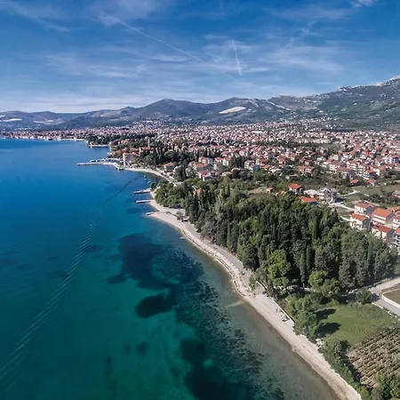 Stunning In Kastel Luksic With Kitchen Holiday home