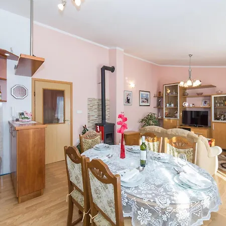 Cozy In Kastel Luksic * Kaštela